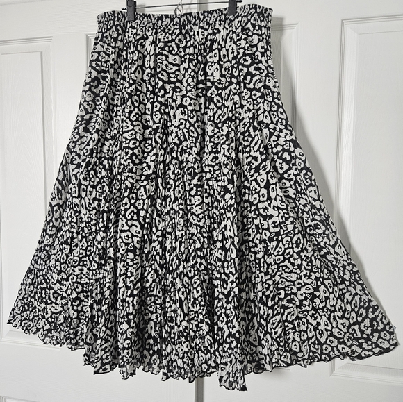 Jessica London Monochrome Animal Print Midi Skirt - Picture 2 of 4